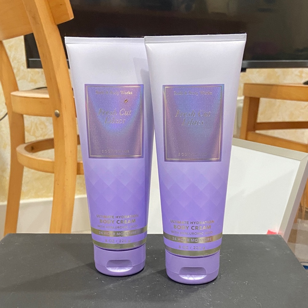 Bath & Body Works Fresh Cut Lilacs Collection - Picture 2 of 4